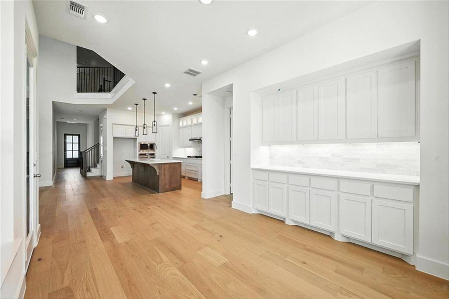 526RedBarnMIDLB021 526RedBarnMIDLB021