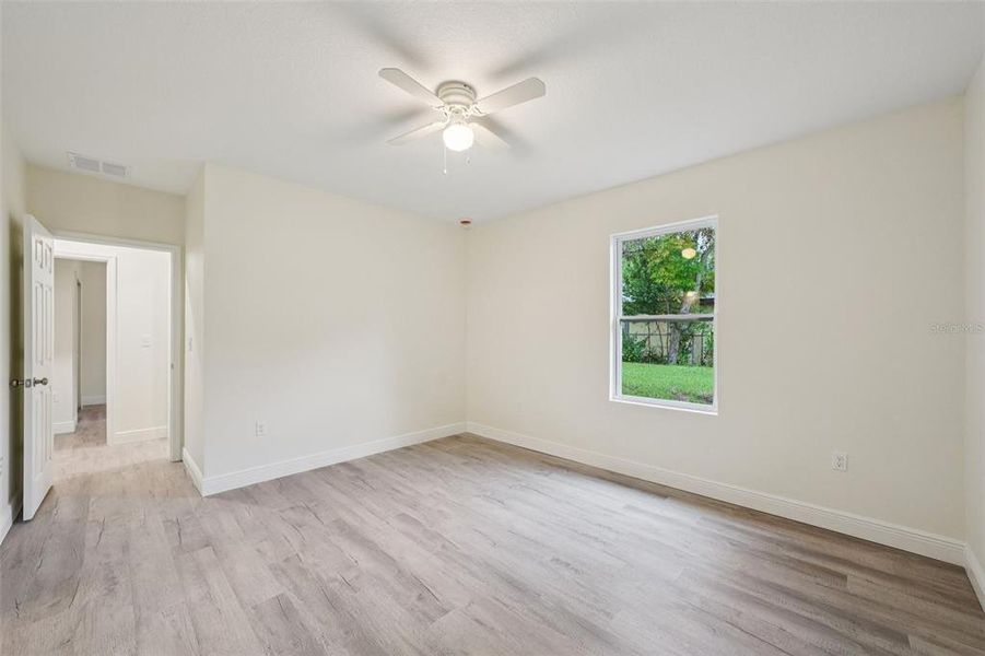 Spacious, unfurnished interior of a new home in , Lakeland (Image 32).