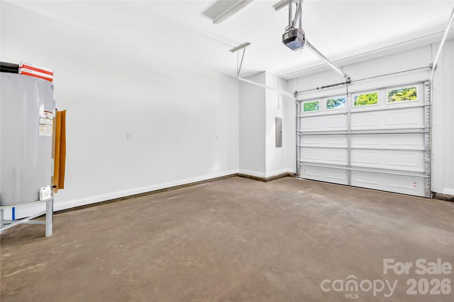 Spacious, unfurnished interior of a new home in , Charlotte (Image 21).