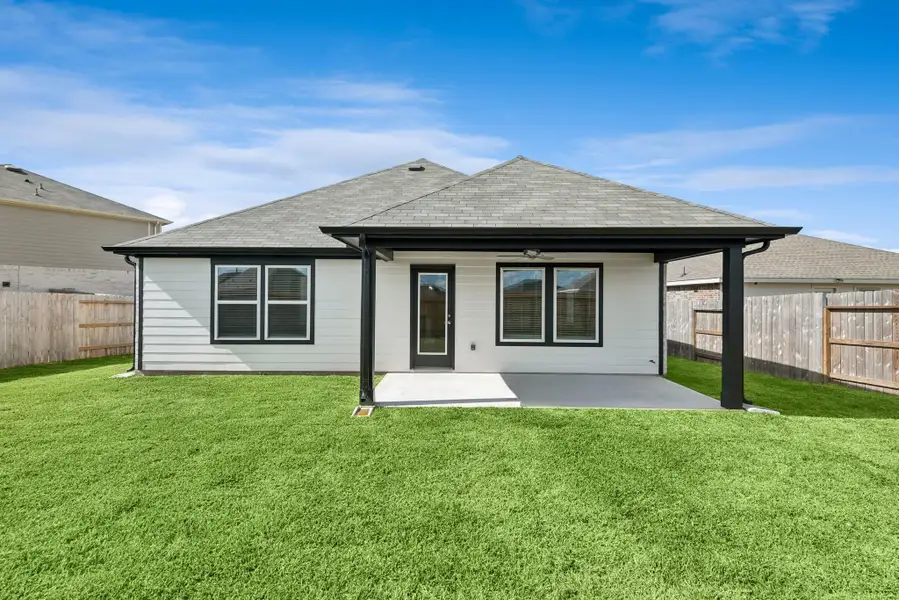 Exterior details and patio area of a home in Miller's Pond, Rosenberg (Image 9). Exterior details and patio area of a home in Miller's Pond, Rosenberg (Image 9).