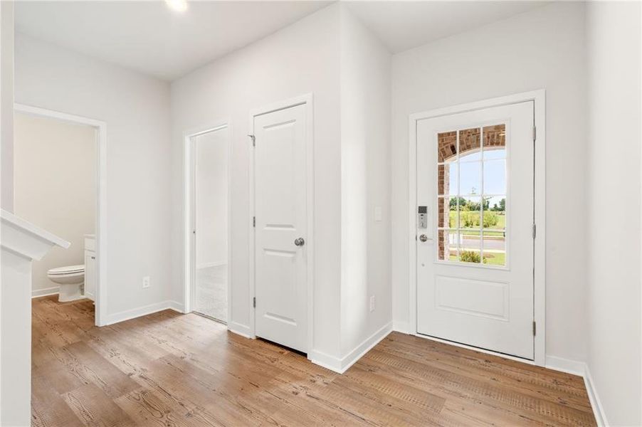 Spacious, unfurnished interior of a new home in Walker Grove, McDonough (Image 20).