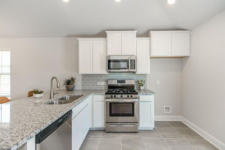 Furnished interior view inside a new home in Parkbrook, Panama City (Image 8).