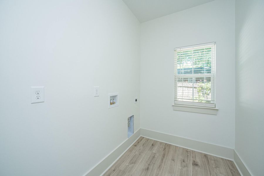 Spacious, unfurnished interior of a new home in , Hanahan (Image 23).