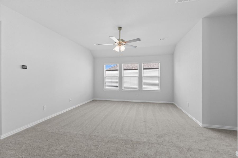 Spacious, unfurnished interior of a new home in Park at Eldridge, Sugar Land (Image 36). Spacious, unfurnished interior of a new home in Park at Eldridge, Sugar Land (Image 36).