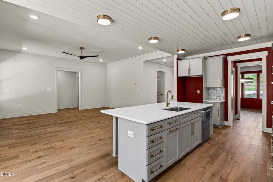 27-web-or-mls-12601 Burgess -27