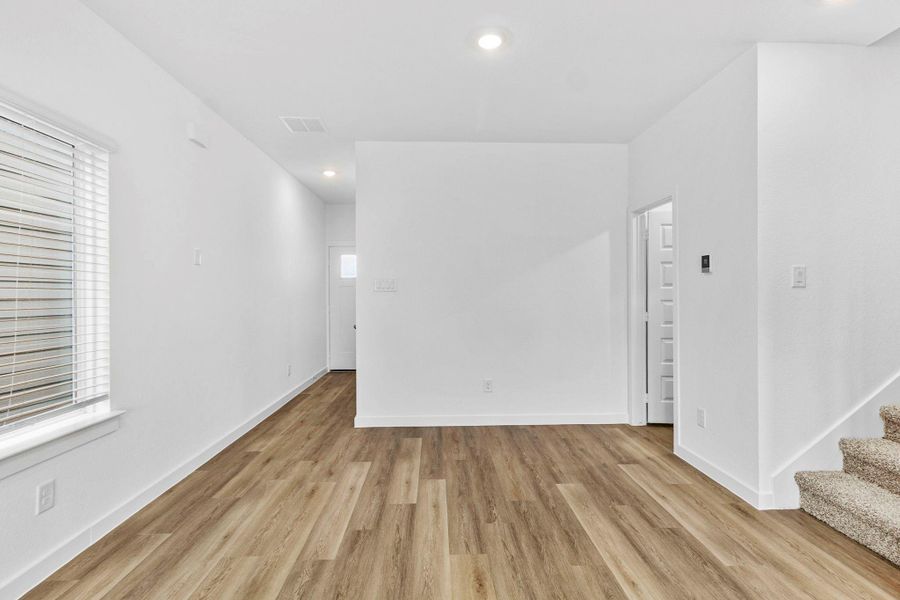 Spacious, unfurnished interior of a new home in Grand West, Houston (Image 19).