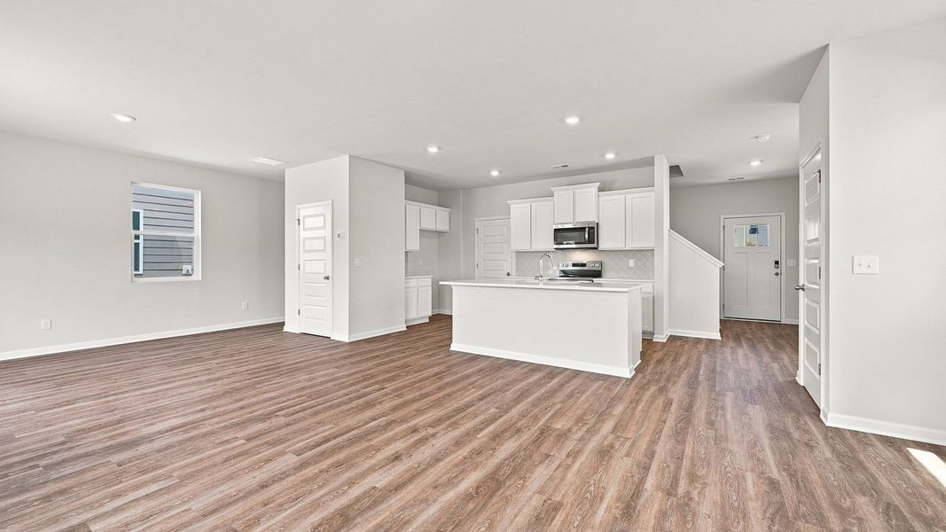 Spacious, unfurnished interior of a new home in Shoal Creek, Hampton (Image 16).