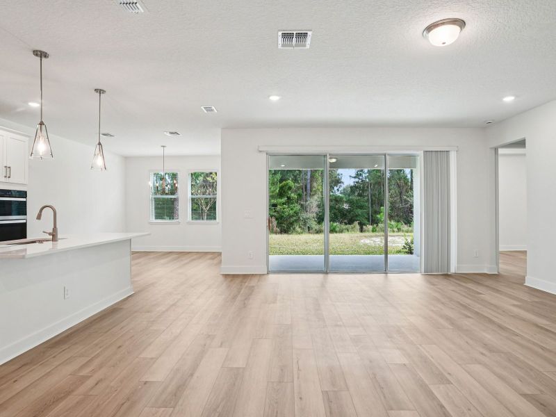 Spacious, unfurnished interior of a new home in Ridgehaven - Reserve Series, Ormond Beach (Image 9).