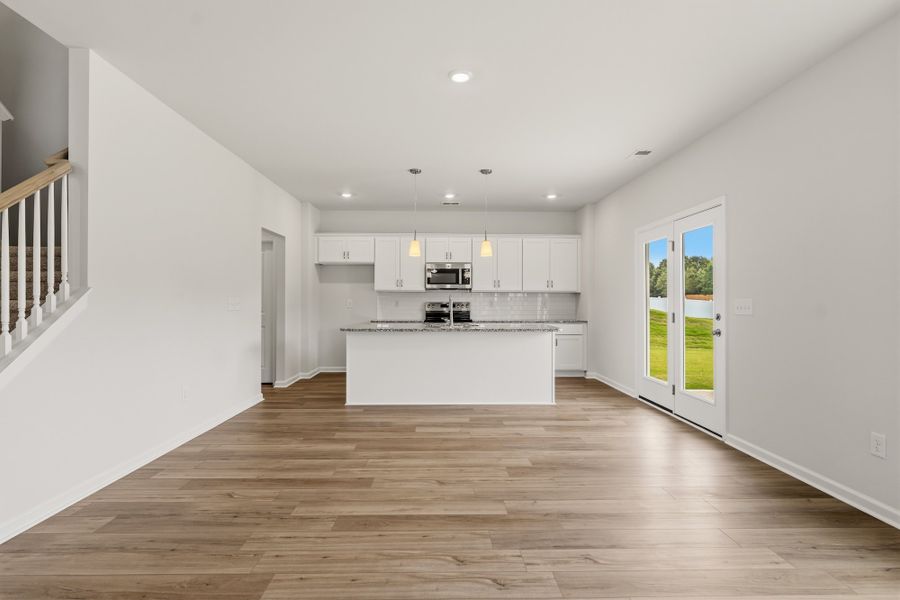 Spacious, unfurnished interior of a new home in Dove Hollow, Chesnee (Image 16).