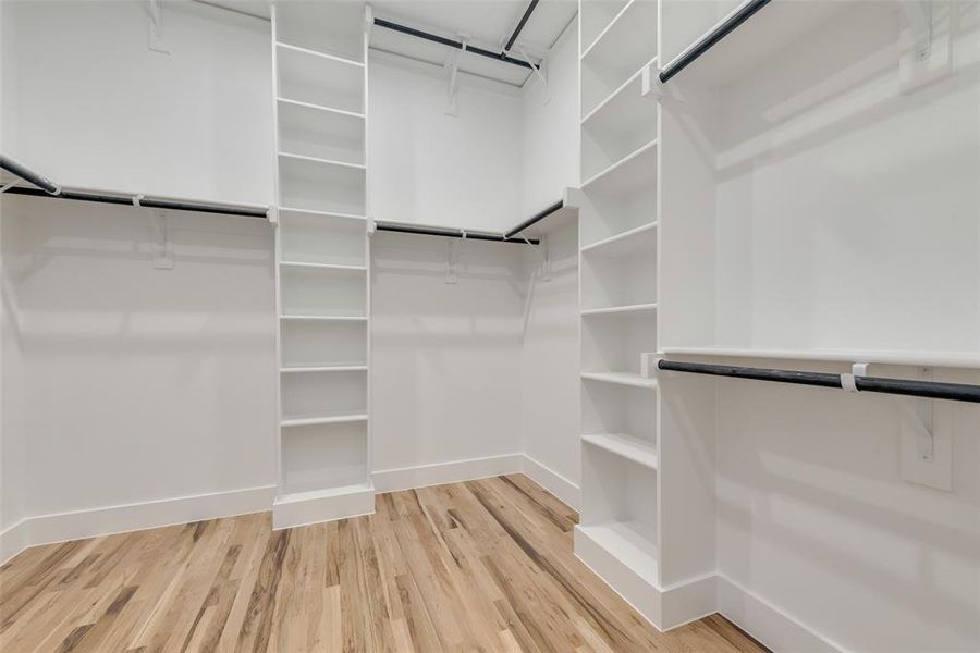 Spacious, unfurnished interior of a new home in , Dallas (Image 25).