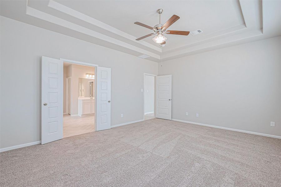 Spacious, unfurnished interior of a new home in La Segarra, Brookshire (Image 47).