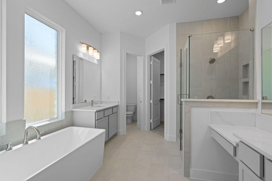 Furnished interior view inside a new home in Attwater, Waller (Image 11).