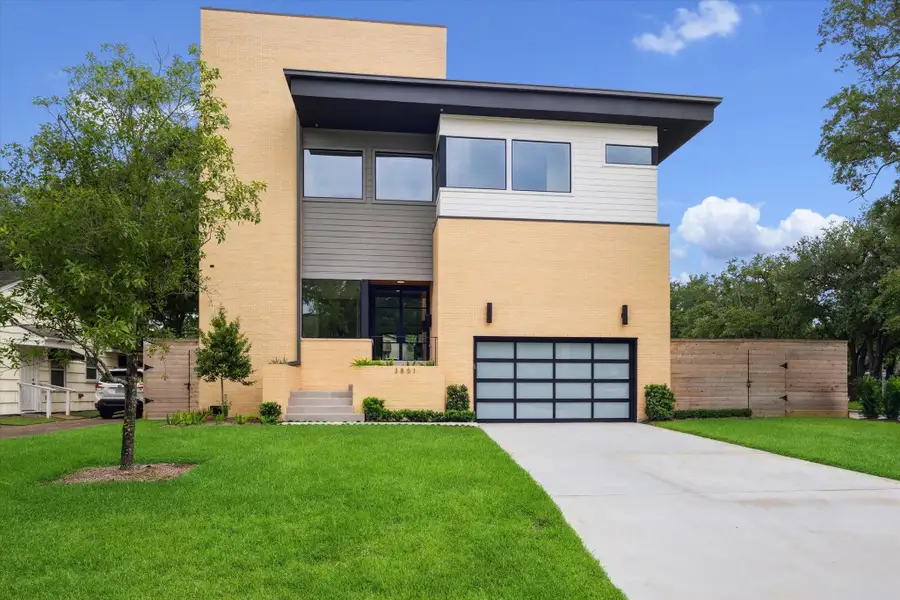 Superb location with easy access to Twain Elementary, Weekley YMCA, Medical Center, and more