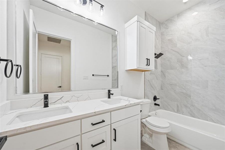 Furnished interior view inside a new home in , Dallas (Image 7).