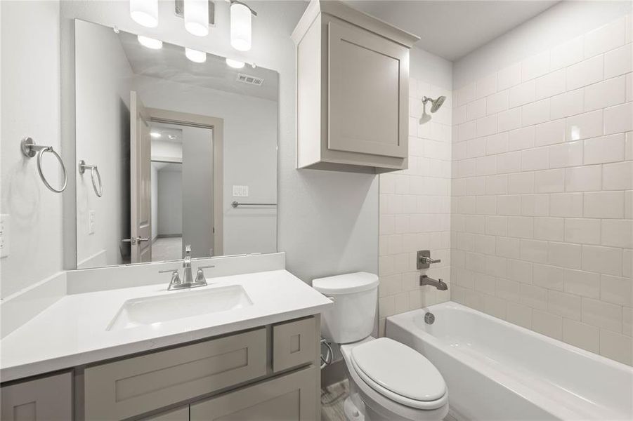 Furnished interior view inside a new home in , Farmers Branch (Image 3).