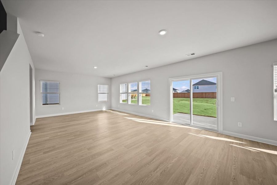 Spacious, unfurnished interior of a new home in Brayfield Manor - Signature Collection, Wellford (Image 13).