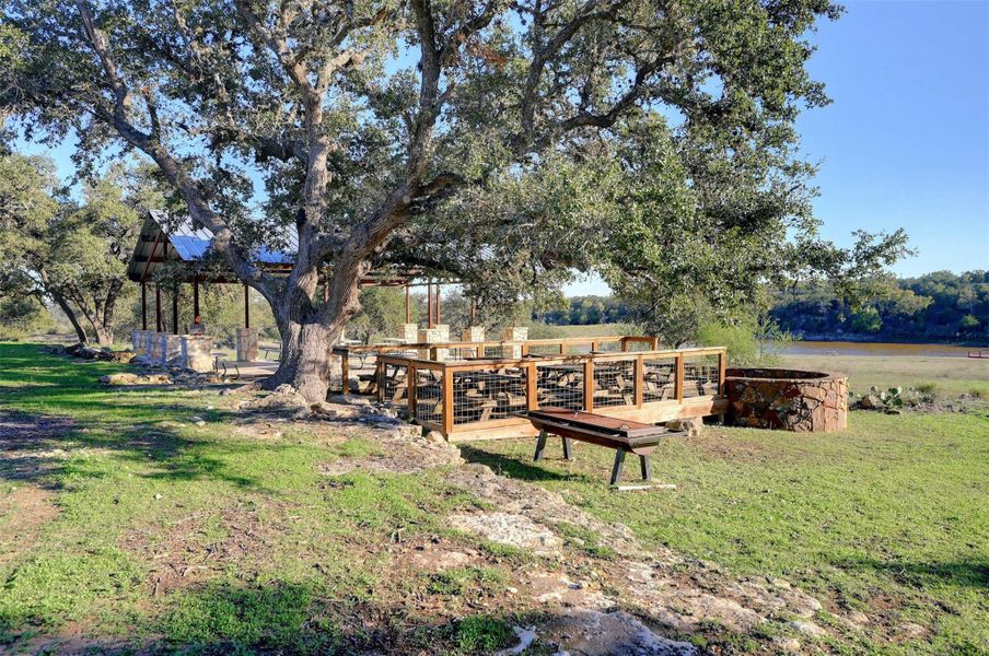 Community amenities in , Blanco (Image 17).