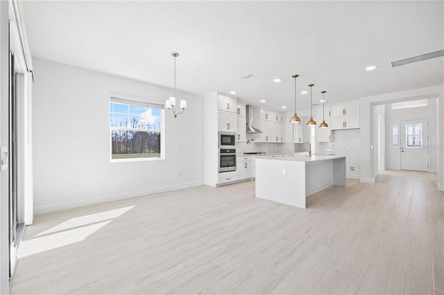 Spacious, unfurnished interior of a new home in , Winter Garden (Image 37).