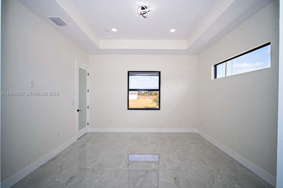 Spacious, unfurnished interior of a new home in , Lehigh Acres (Image 15).