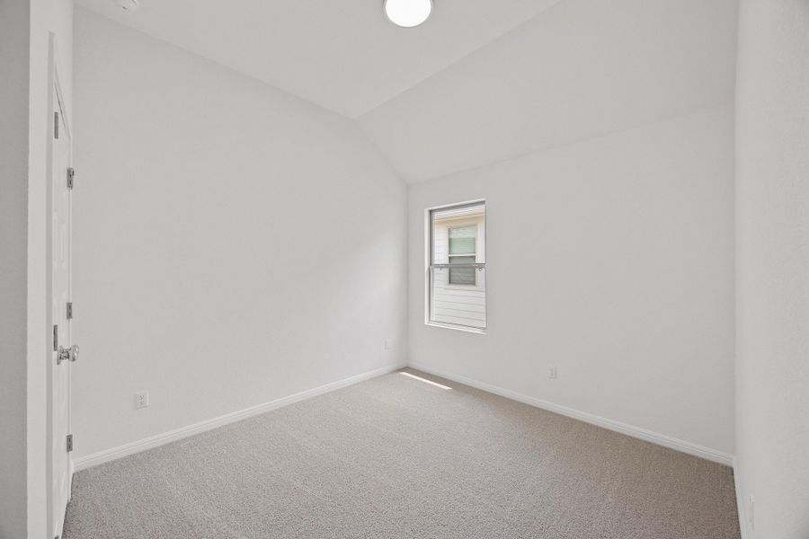 Spacious, unfurnished interior of a new home in Trinity Ranch, Elgin (Image 26).