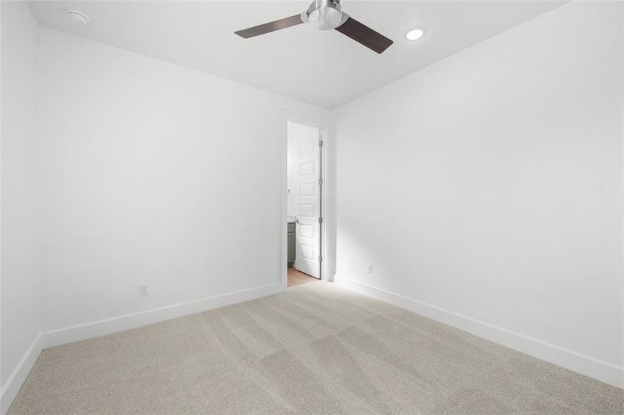 Spacious, unfurnished interior of a new home in Rosenthal Estates, Lorena (Image 20).