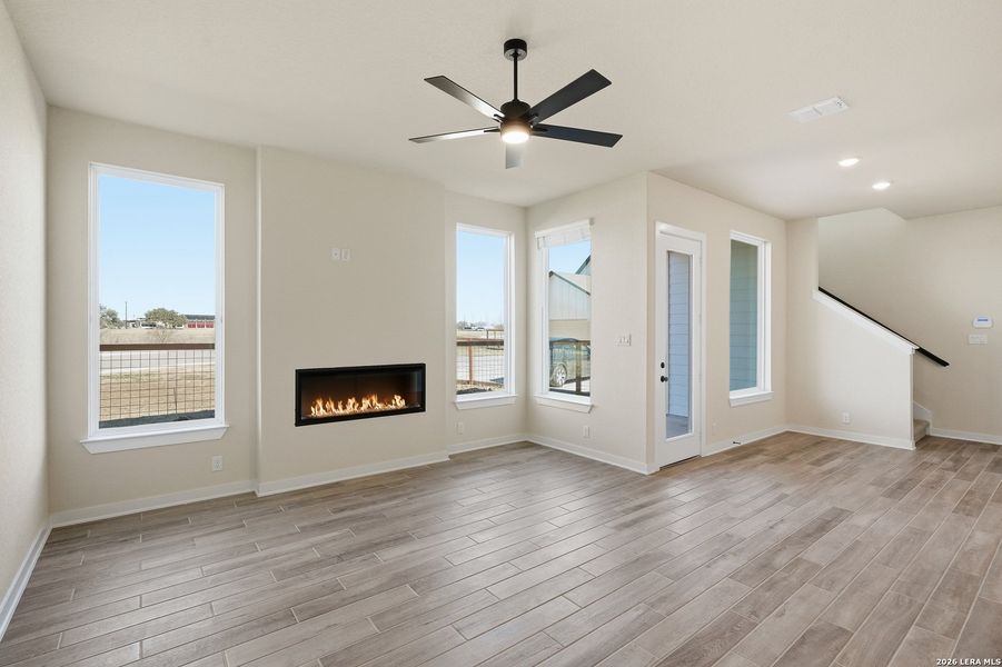 Spacious, unfurnished interior of a new home in The Crossvine, Schertz (Image 30).