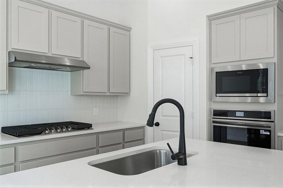 Close-up of interior finishes inside a home in Creekshaw, Royse City (Image 12).