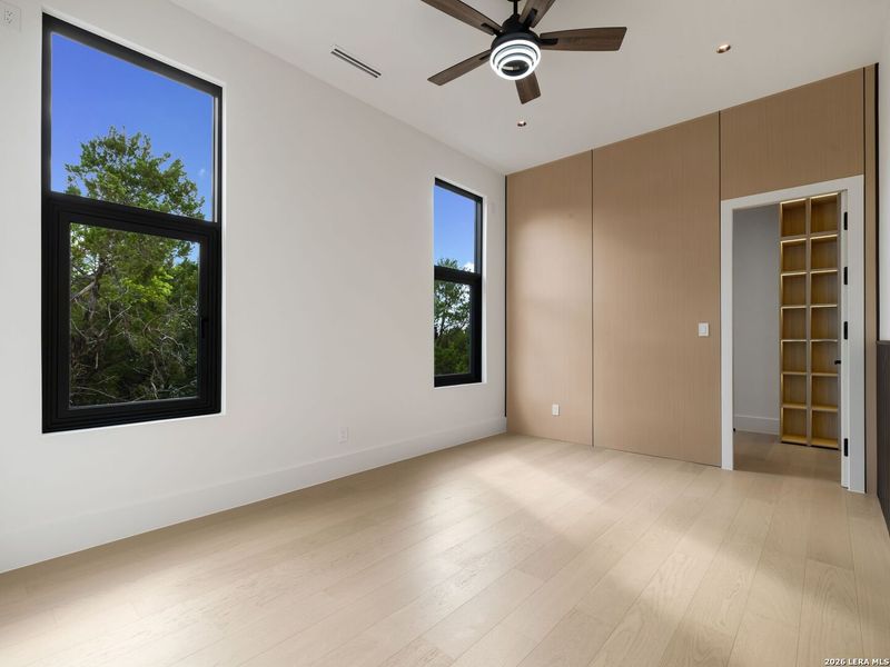 Spacious, unfurnished interior of a new home in , San Antonio (Image 44).