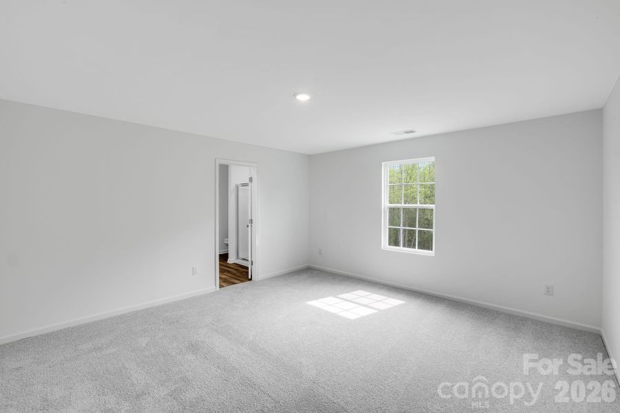 Spacious, unfurnished interior of a new home in Cleveland Hill, Shelby (Image 29).
