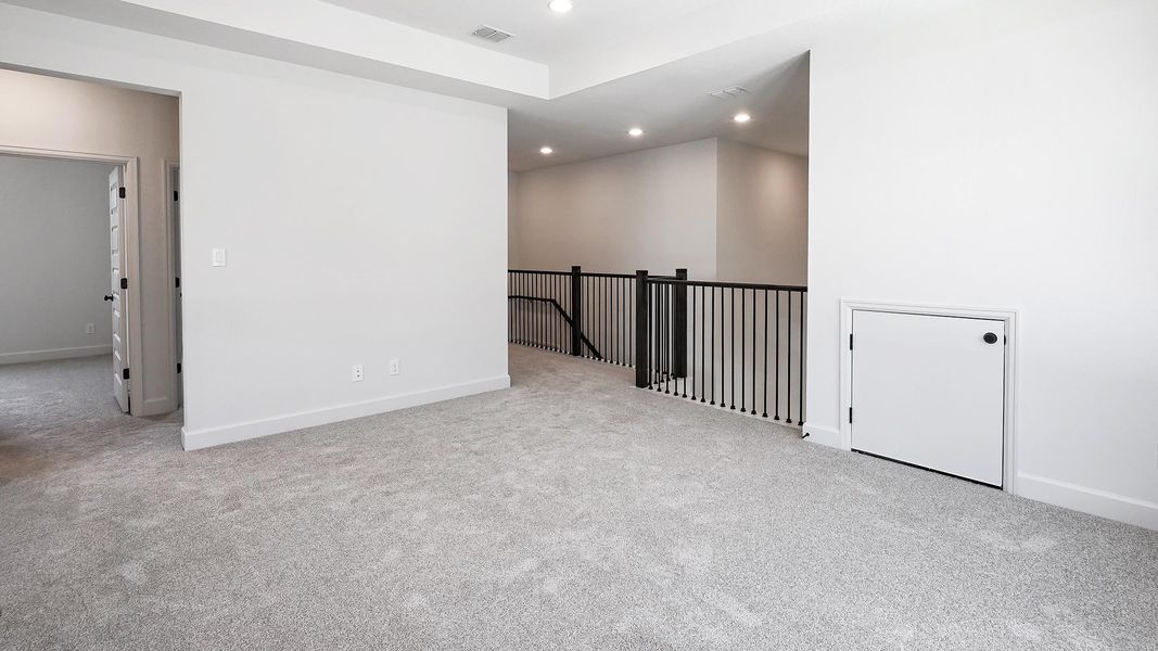 Spacious, unfurnished interior of a new home in 6 Creeks, Kyle (Image 20).