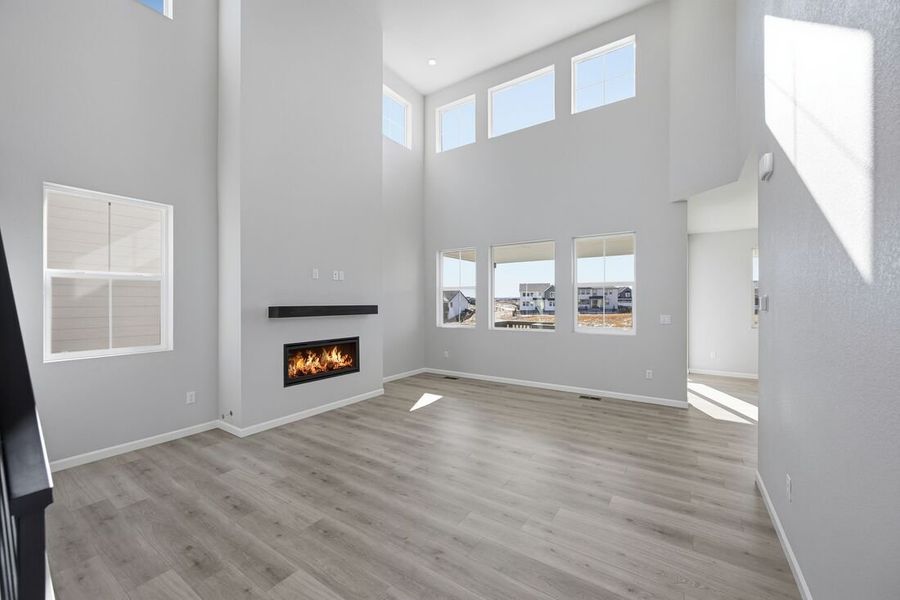 Spacious, unfurnished interior of a new home in Macanta, Castle Rock (Image 14).