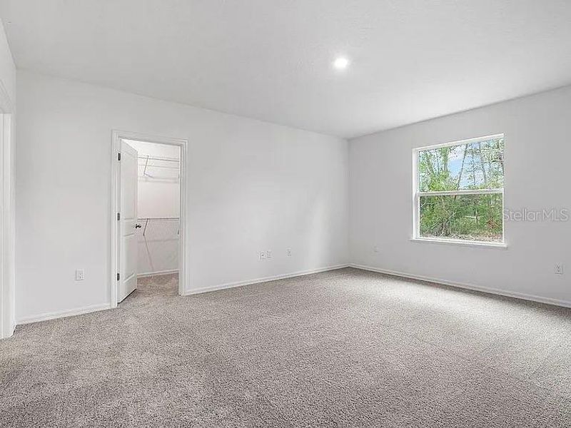 Spacious, unfurnished interior of a new home in Royal Highlands, Brooksville (Image 36).