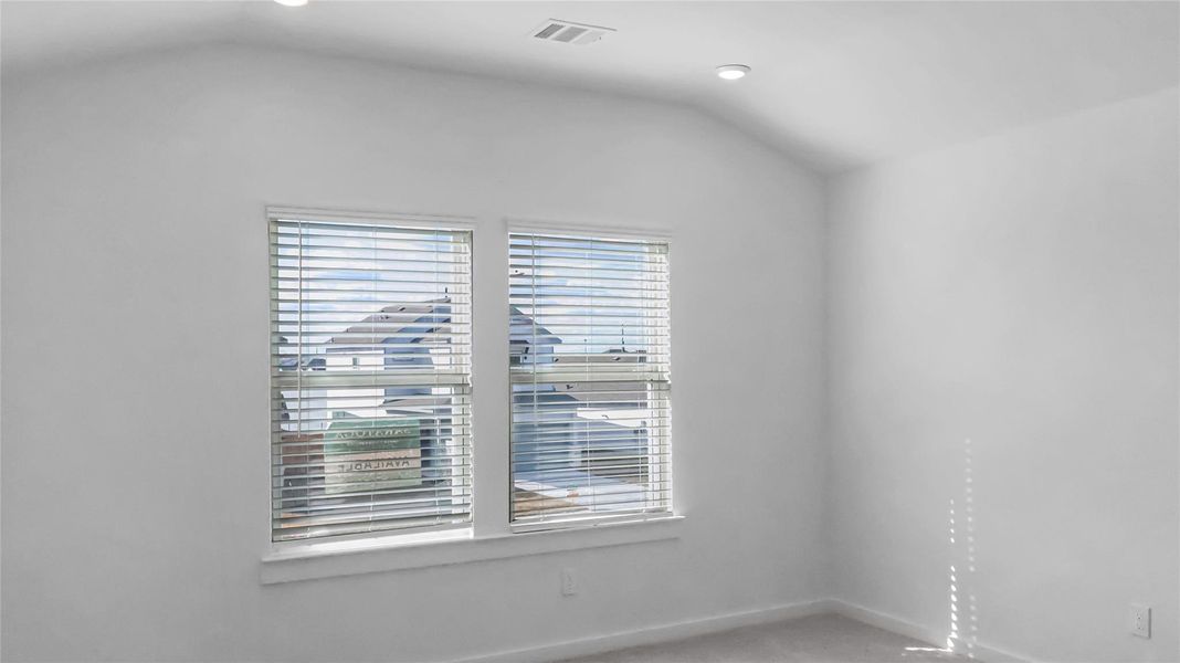 Spacious, unfurnished interior of a new home in , Rosharon (Image 15).