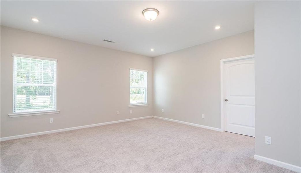 Spacious, unfurnished interior of a new home in Sagebrook, Powder Springs (Image 26).