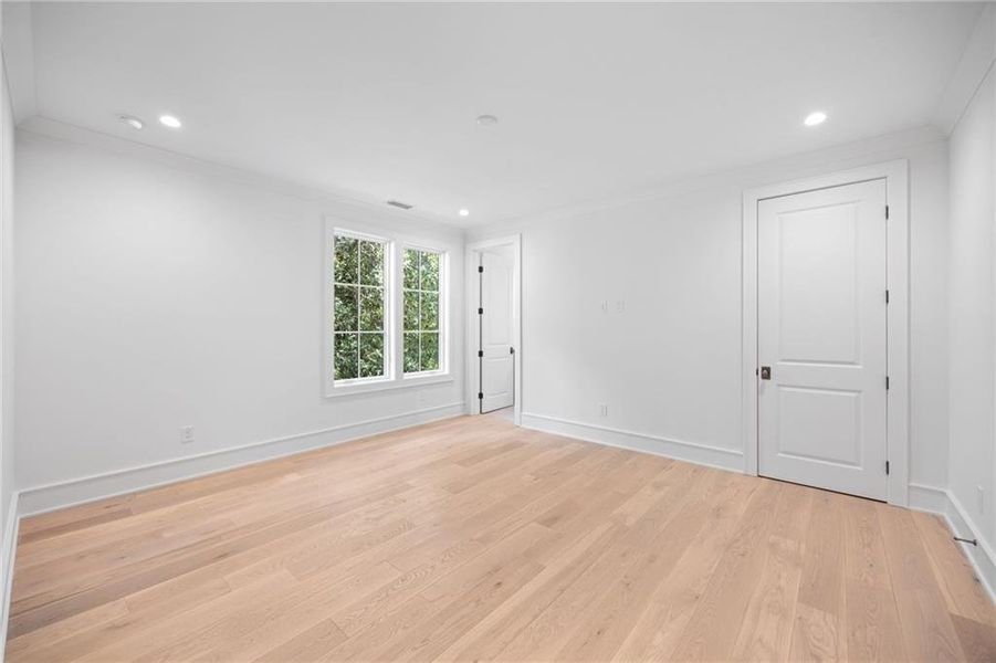 Spacious, unfurnished interior of a new home in , Atlanta (Image 24).