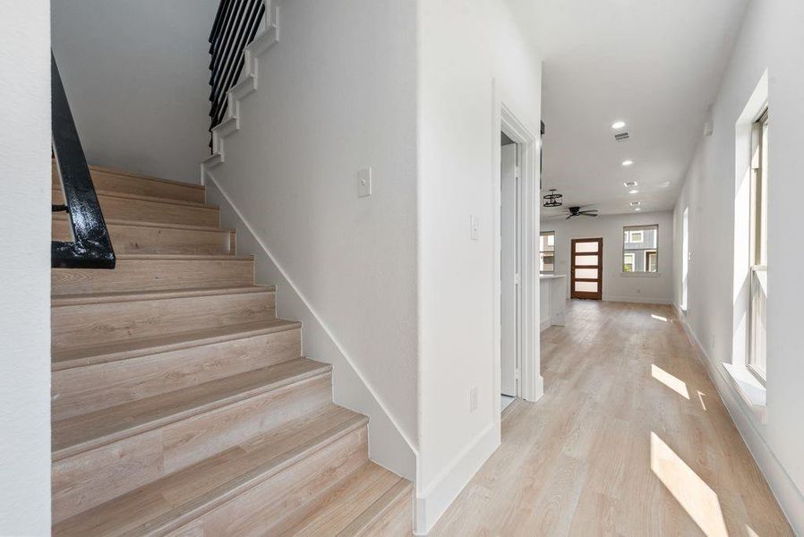 Spacious, unfurnished interior of a new home in , Dallas (Image 11).