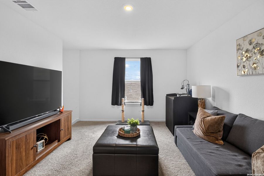 Furnished interior view inside a new home in Silos: Cottage, San Antonio (Image 23).