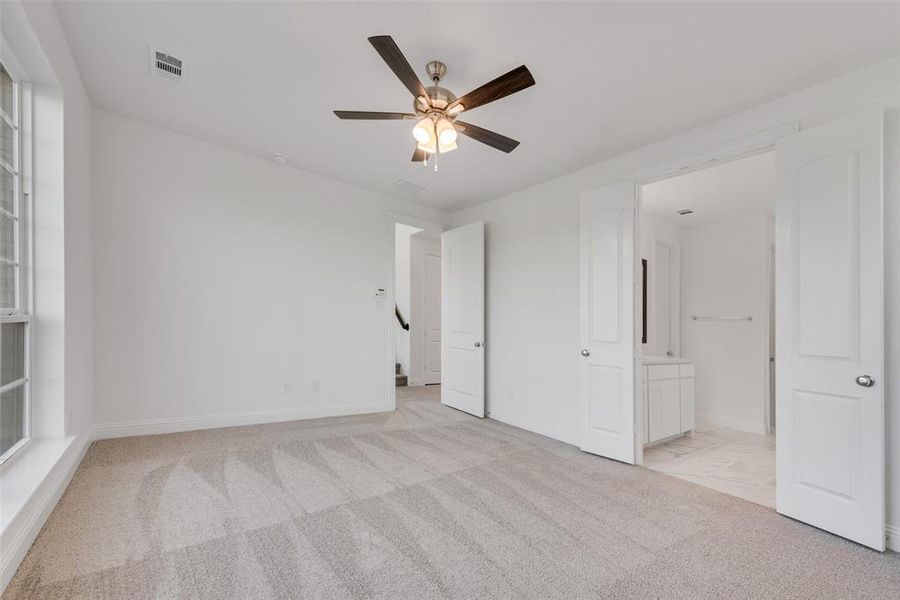 Spacious, unfurnished interior of a new home in Trails at Cottonwood Creek, Rowlett (Image 20).