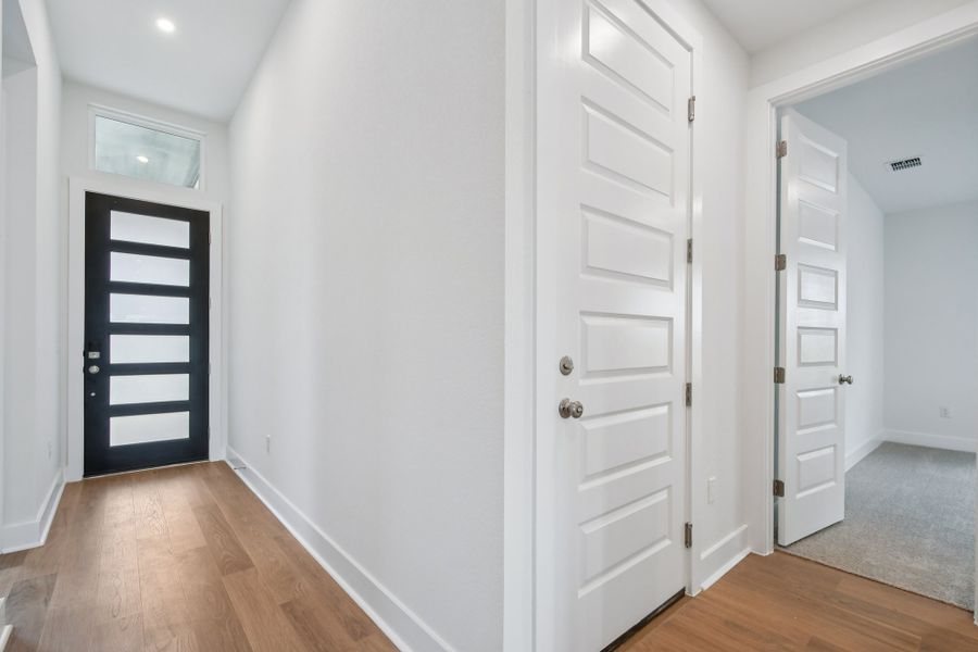 Spacious, unfurnished interior of a new home in Persimmon, Buda (Image 17). Spacious, unfurnished interior of a new home in Persimmon, Buda (Image 17).
