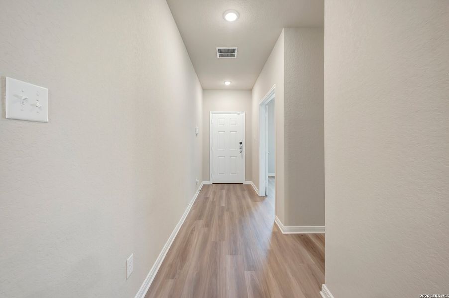 Spacious, unfurnished interior of a new home in Agave, San Antonio (Image 37).