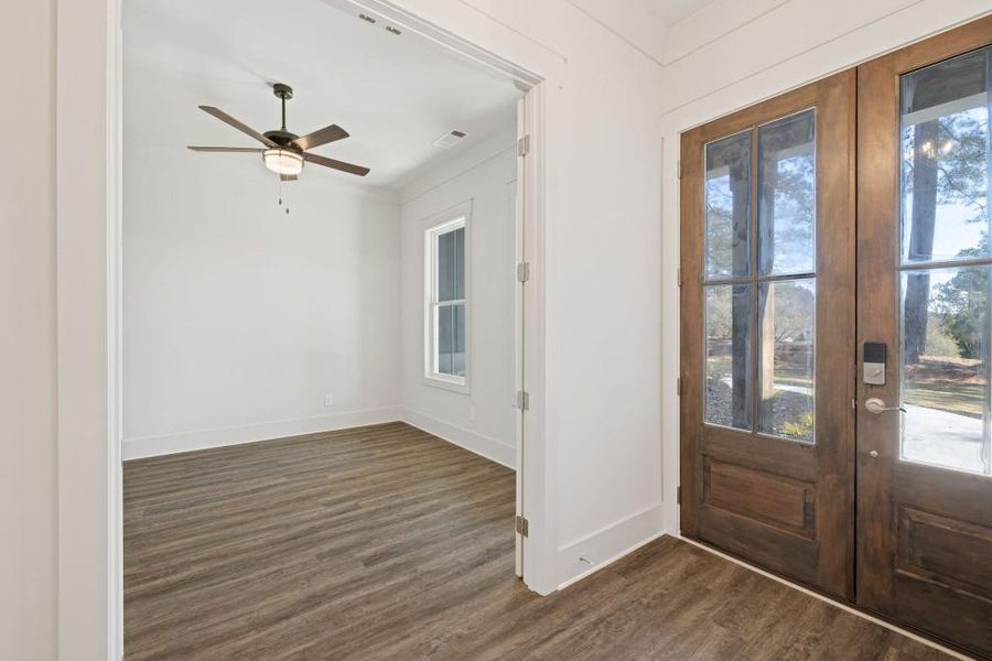 Spacious, unfurnished interior of a new home in Arden on Lanier, Cumming (Image 16).