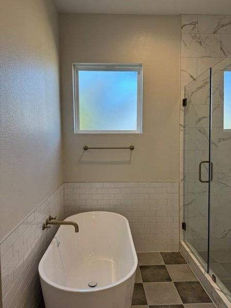 Furnished interior view inside a new home in , Fort Worth (Image 8).