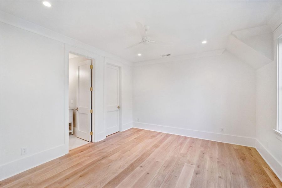 Spacious, unfurnished interior of a new home in , Kiawah Island (Image 66).