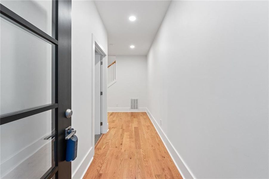 Spacious, unfurnished interior of a new home in , Atlanta (Image 19).