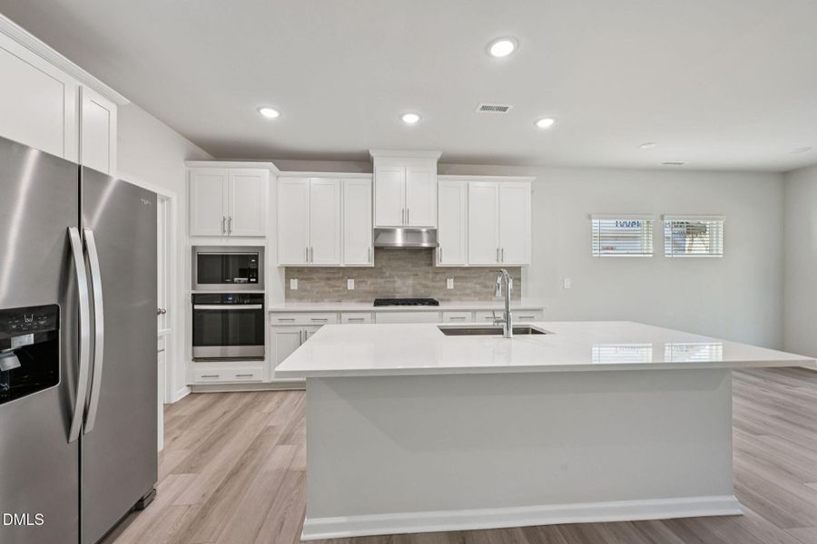 17-web-or-mls-Raleigh - Oak Manor - 113