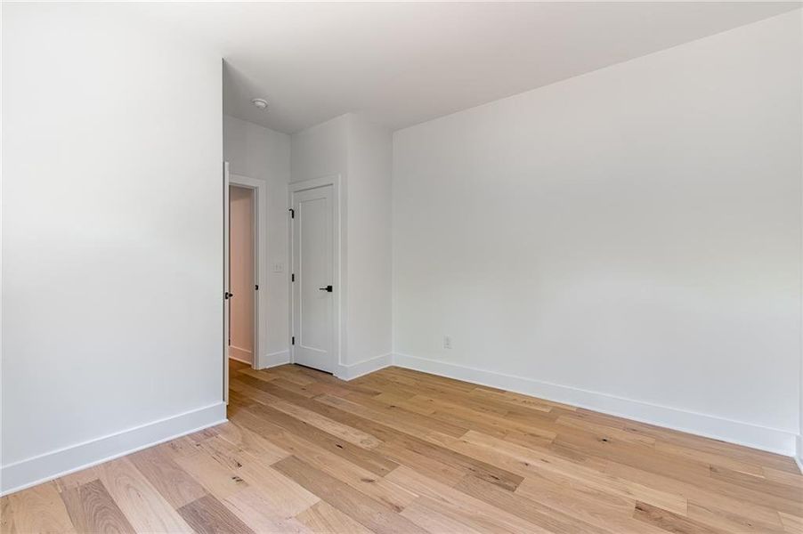 Spacious, unfurnished interior of a new home in , Gainesville (Image 38).