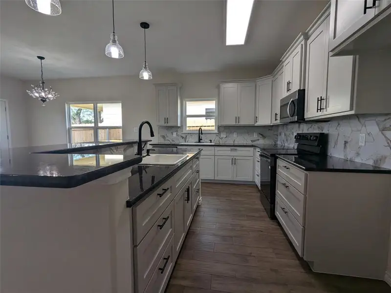 Spacious, unfurnished interior of a new home in , Lampasas (Image 20). Spacious, unfurnished interior of a new home in , Lampasas (Image 20).