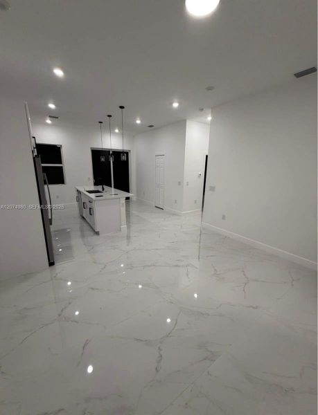 Spacious, unfurnished interior of a new home in , Lehigh Acres (Image 11).