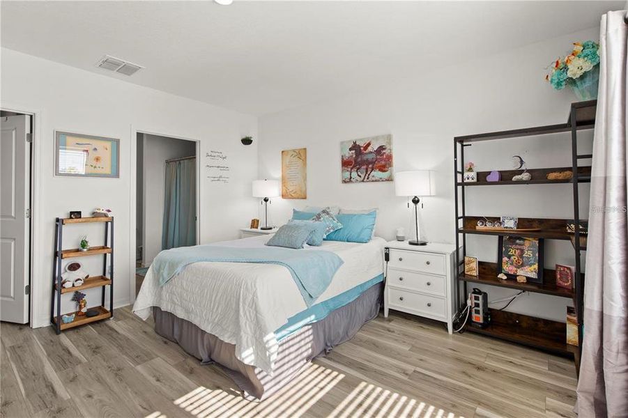 Furnished interior view inside a new home in , Wesley Chapel (Image 9).