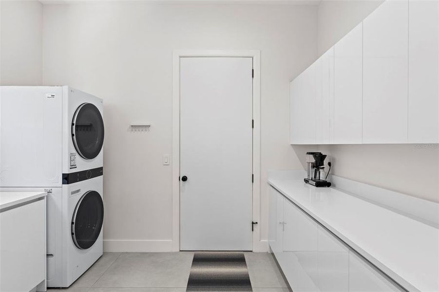 Furnished interior view inside a new home in , Belleair (Image 11).